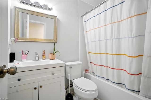 916 Spring Garden LN, Virginia Beach, VA 23452