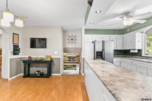 1432 S 136th Street, Omaha, NE 68144