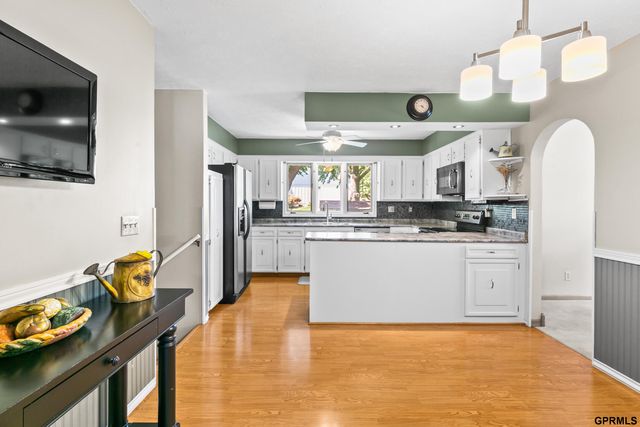 1432 S 136th Street, Omaha, NE 68144