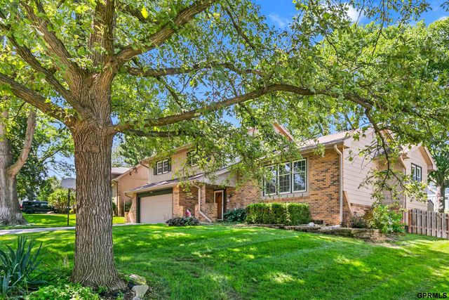 1432 S 136th Street, Omaha, NE 68144