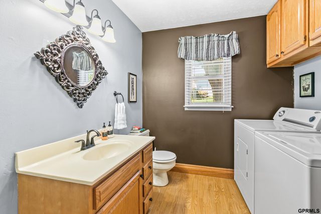 1432 S 136th Street, Omaha, NE 68144