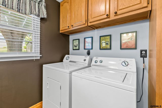 1432 S 136th Street, Omaha, NE 68144