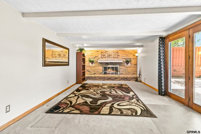 1432 S 136th Street, Omaha, NE 68144