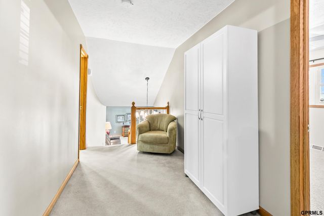 1432 S 136th Street, Omaha, NE 68144