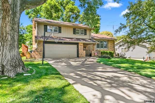1432 S 136th Street, Omaha, NE 68144