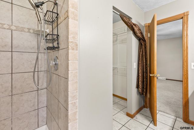 1432 S 136th Street, Omaha, NE 68144