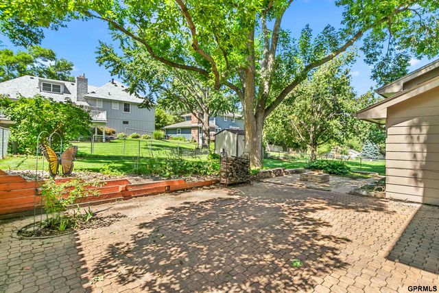 1432 S 136th Street, Omaha, NE 68144