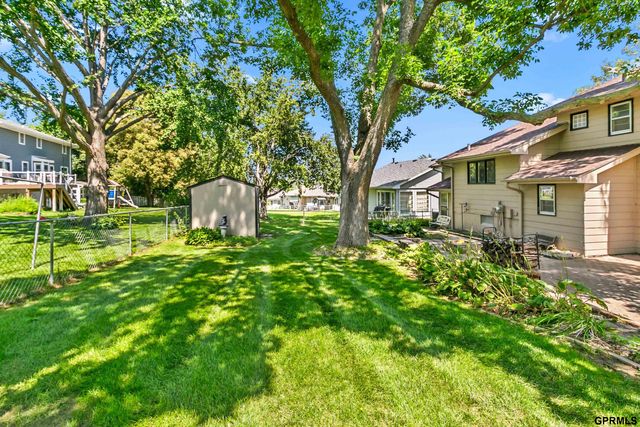 1432 S 136th Street, Omaha, NE 68144