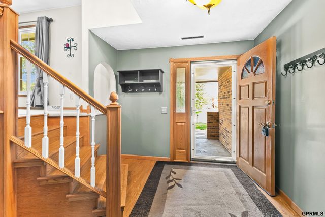 1432 S 136th Street, Omaha, NE 68144