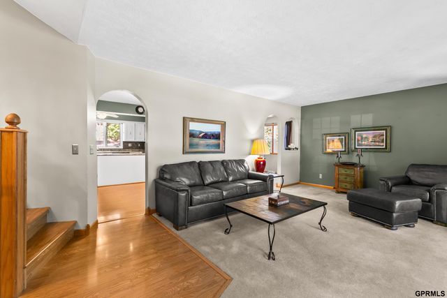 1432 S 136th Street, Omaha, NE 68144
