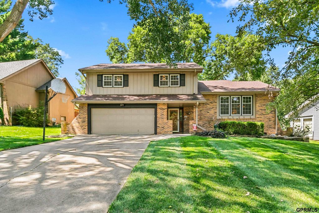 1432 S 136th Street, Omaha, NE 68144