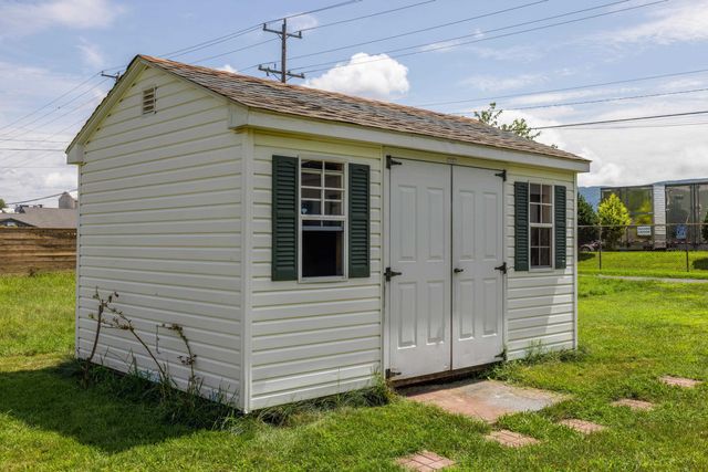 432 ARCH AVE, Waynesboro, VA 22980