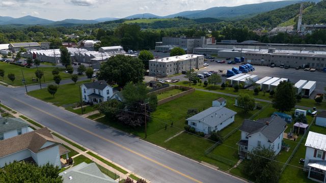 432 ARCH AVE, Waynesboro, VA 22980