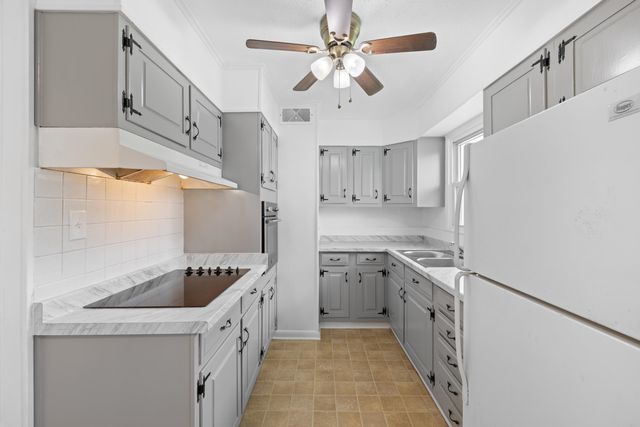 432 ARCH AVE, Waynesboro, VA 22980