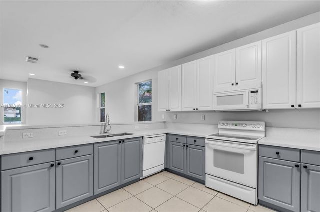 6425 SW 164th Ave, Miami, FL 33193