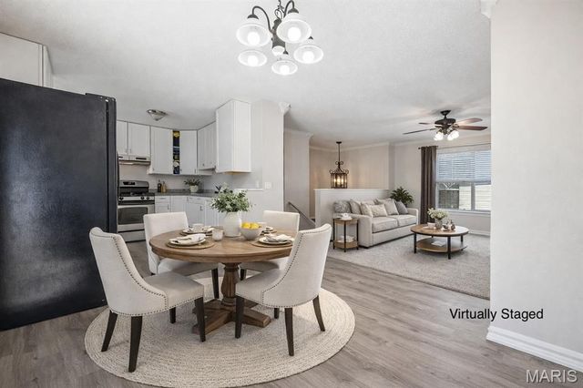 101 El Caballo Drive, St Peters, MO 63376