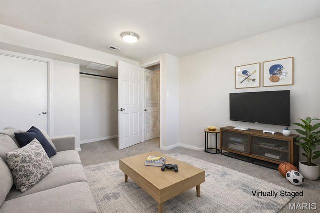 101 El Caballo Drive, St Peters, MO 63376