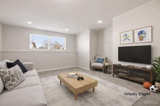 101 El Caballo Drive, St Peters, MO 63376