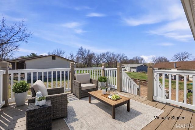 101 El Caballo Drive, St Peters, MO 63376