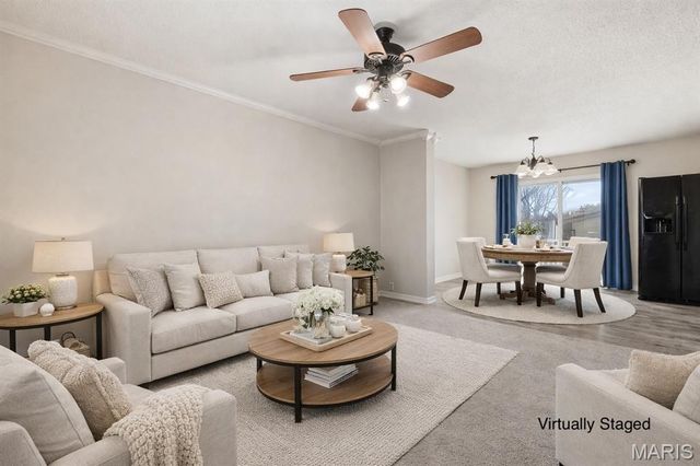 101 El Caballo Drive, St Peters, MO 63376