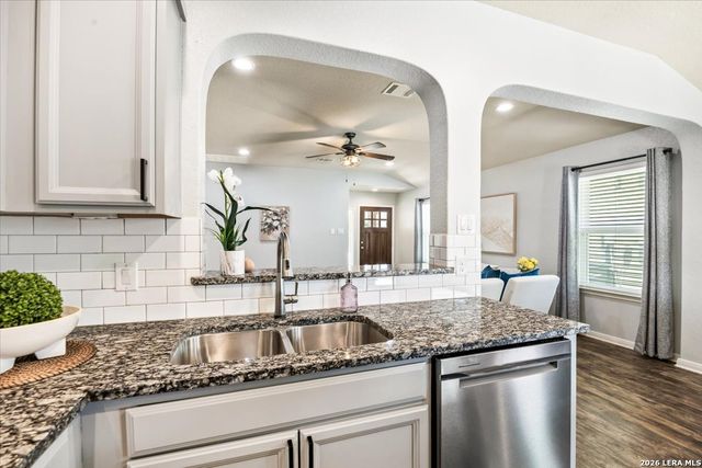 472 MALLOW DR, New Braunfels, TX 78130