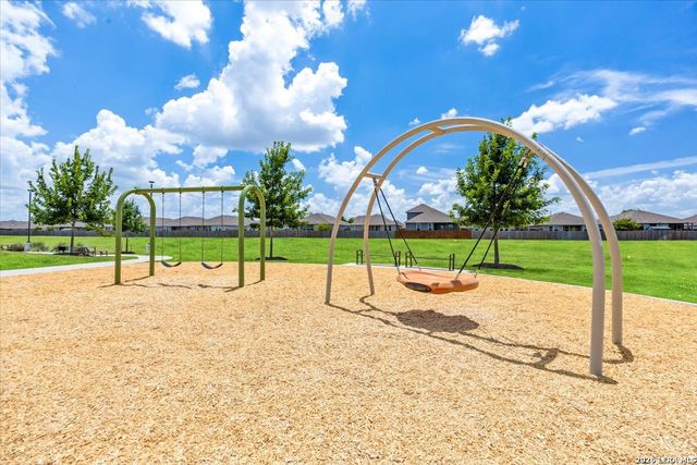 472 MALLOW DR, New Braunfels, TX 78130