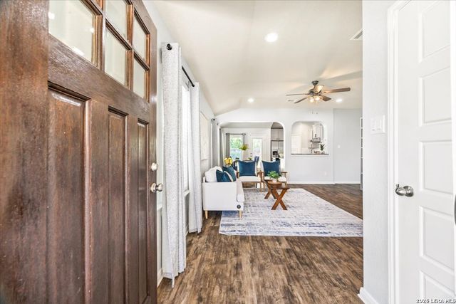 472 MALLOW DR, New Braunfels, TX 78130