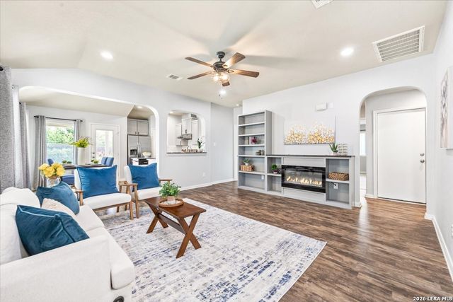 472 MALLOW DR, New Braunfels, TX 78130