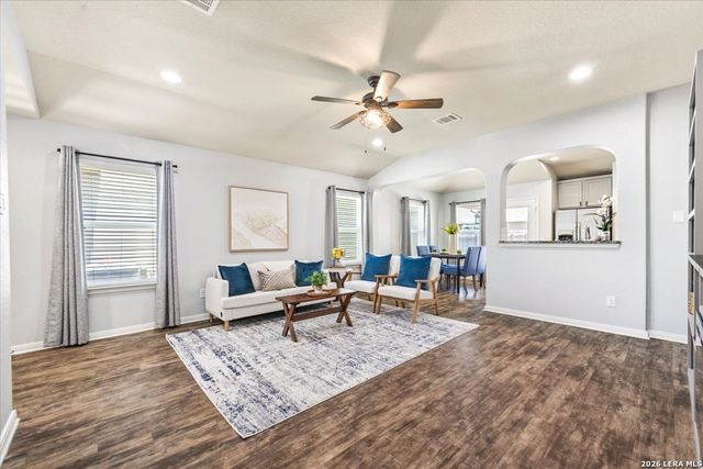 472 MALLOW DR, New Braunfels, TX 78130
