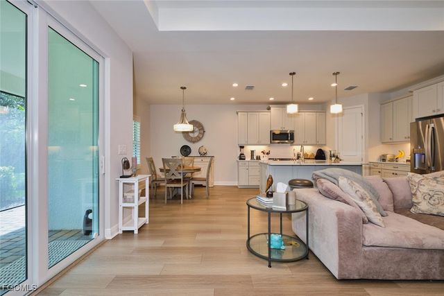 3050 Heritage Pines DR, Fort Myers, FL 33905