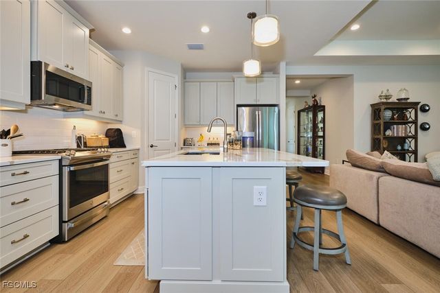 3050 Heritage Pines DR, Fort Myers, FL 33905