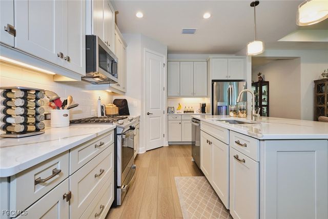 3050 Heritage Pines DR, Fort Myers, FL 33905