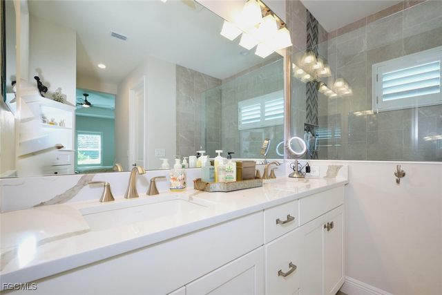 3050 Heritage Pines DR, Fort Myers, FL 33905