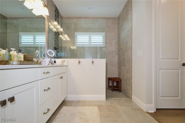 3050 Heritage Pines DR, Fort Myers, FL 33905