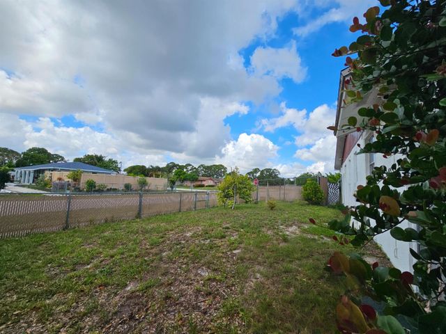 773 E Ilene Rd Road E, West Palm Beach, FL 33415
