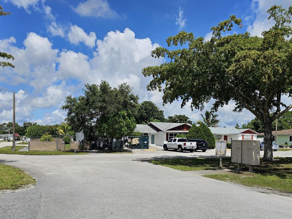 773 E Ilene Rd Road E, West Palm Beach, FL 33415