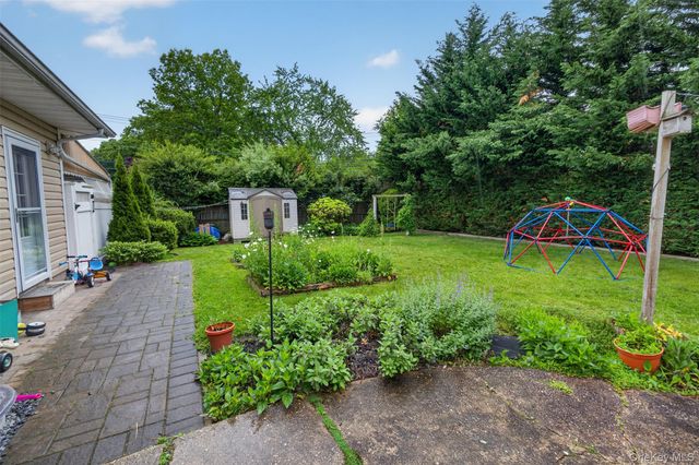 220 Grant Avenue, Saint James, NY 11780