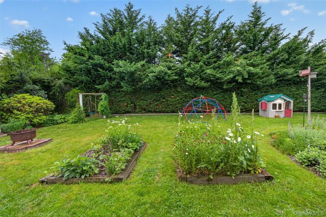 220 Grant Avenue, Saint James, NY 11780