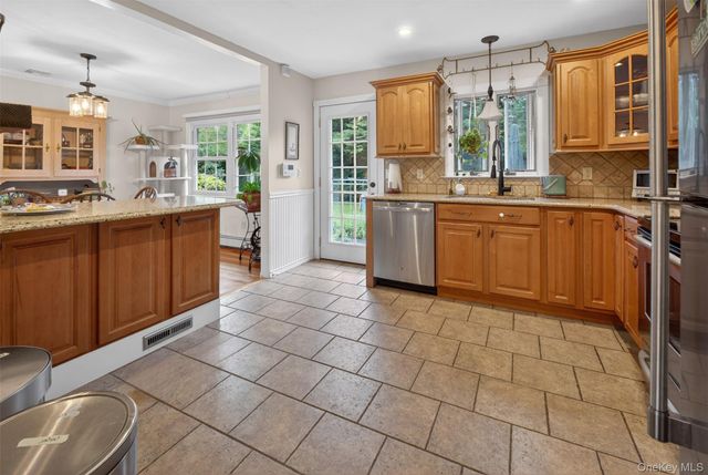 220 Grant Avenue, Saint James, NY 11780