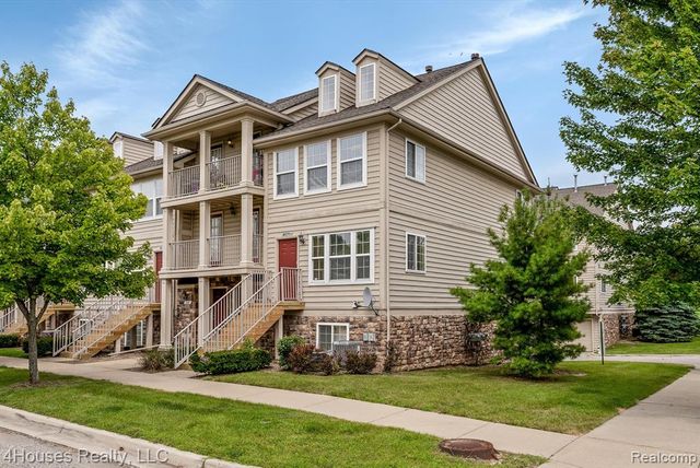 654 Lydia Lane 48, Pontiac, MI 48341