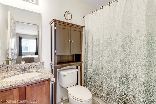654 Lydia Lane 48, Pontiac, MI 48341