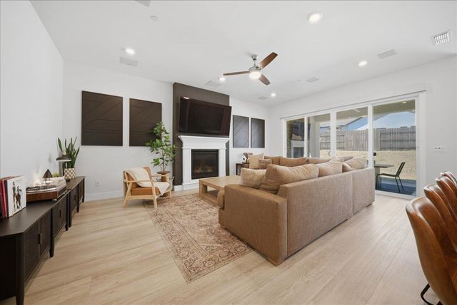 1222 Buck Ridge Dr, Rocklin, CA 95765