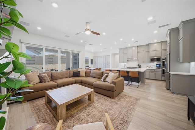 1222 Buck Ridge Dr, Rocklin, CA 95765