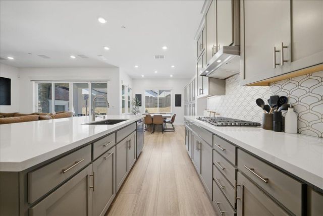1222 Buck Ridge Dr, Rocklin, CA 95765