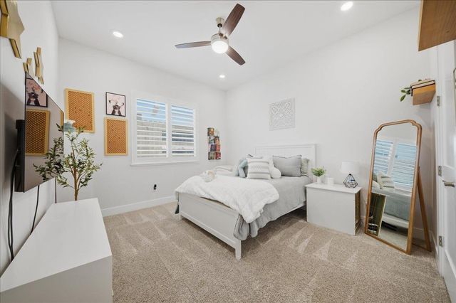 1222 Buck Ridge Dr, Rocklin, CA 95765