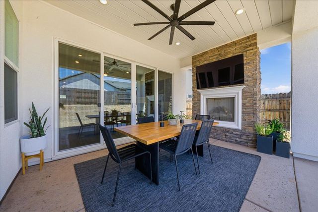 1222 Buck Ridge Dr, Rocklin, CA 95765
