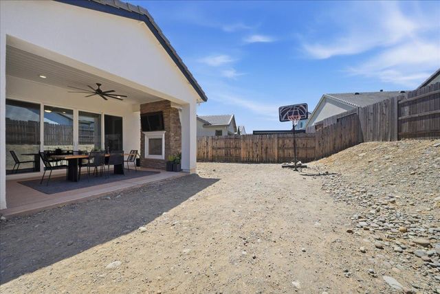 1222 Buck Ridge Dr, Rocklin, CA 95765