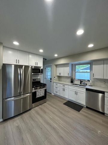 4454 S 1st STREET, Milwaukee, WI 53207
