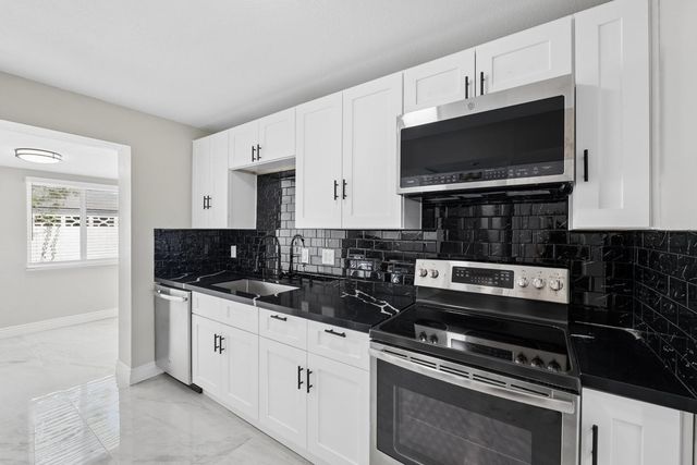 7826 E Heatherbrae Avenue Apt 1, Scottsdale, AZ 85251