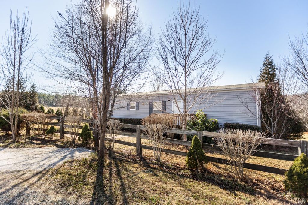 Image 34 of property listing at 801 Purdum Mill Road, Appomattox, VA 24522